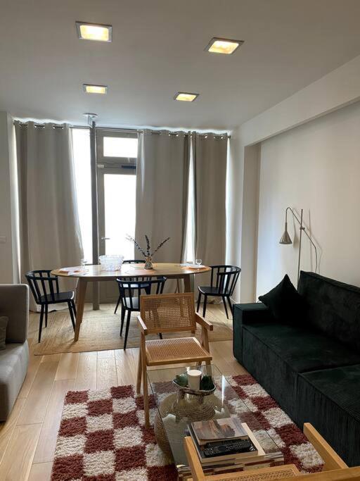 Modern Parisian Flat In Montparnasse Area Apartment Paris
