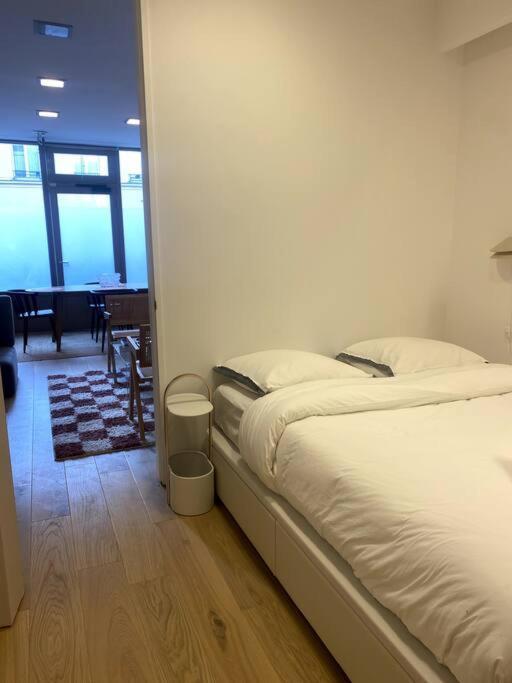 Modern Parisian Flat In Montparnasse Area Apartment Paris